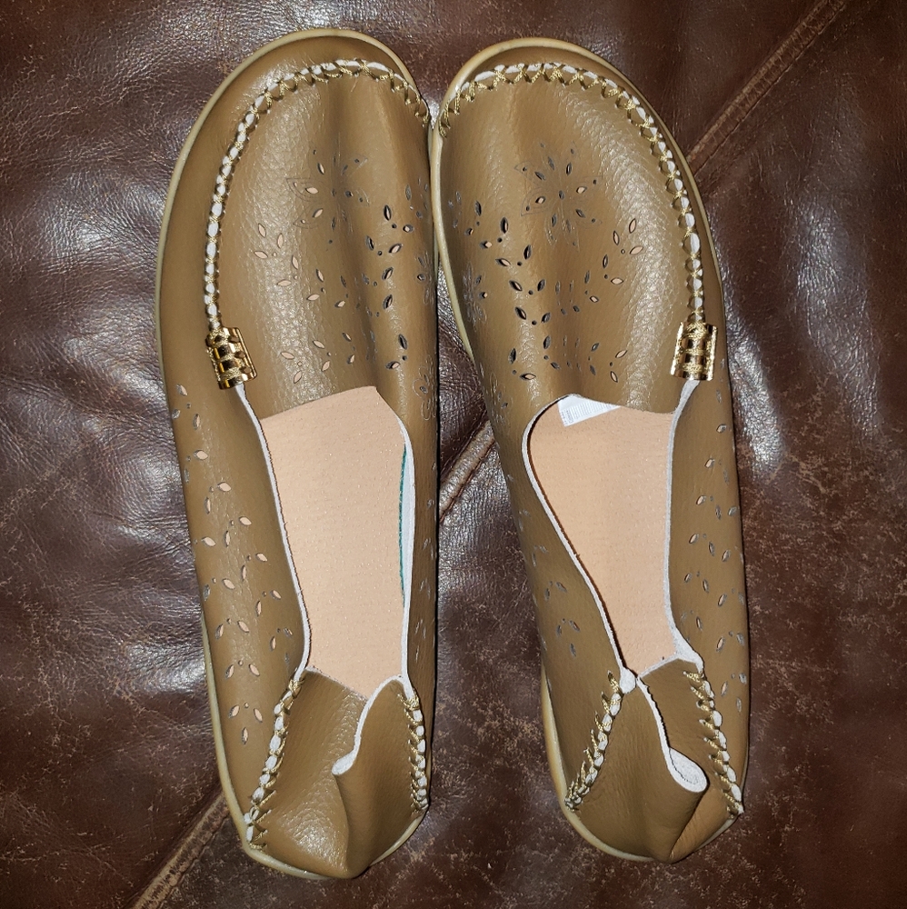 Tan & Gold - •Unknown• | Slip-On Shoes - Picture 8 of 8
